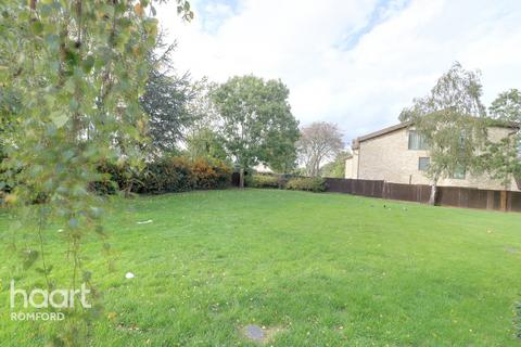 28 Marwell Close, Romford, RM1 2TE