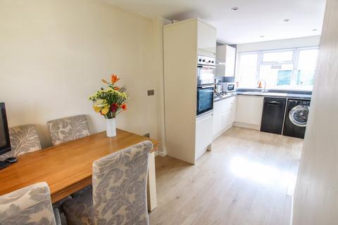11 Birchen Road, Park Gate, Southampton, SO31 6QS