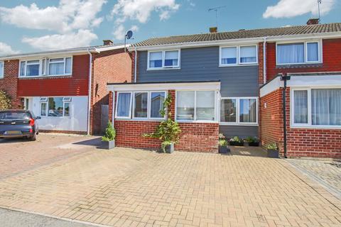 2 Westbrook Close, Park Gate, Southampton, SO31 7AU