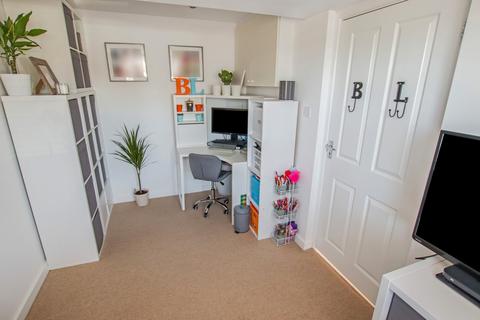 2 Westbrook Close, Park Gate, Southampton, SO31 7AU