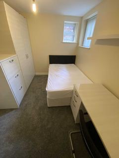 3 bedroom flat to rent, Wellington Road, Fallowfield