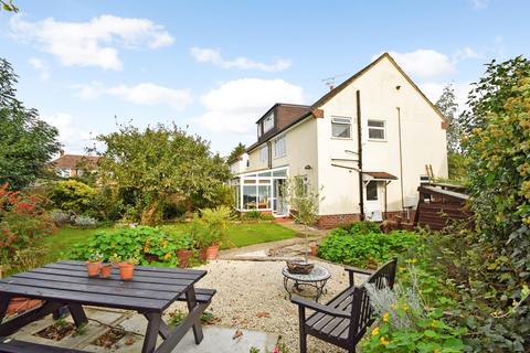 4 Thames Mead, Windsor, SL4 5NE