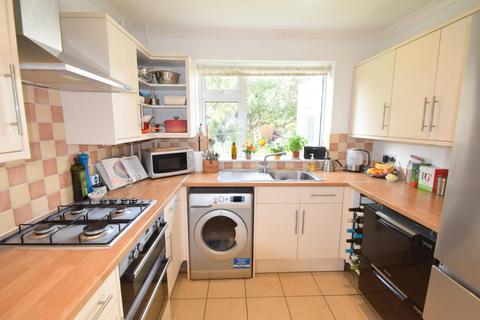 4 Thames Mead, Windsor, SL4 5NE