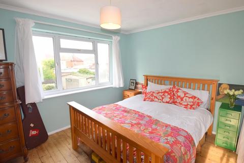 4 Thames Mead, Windsor, SL4 5NE