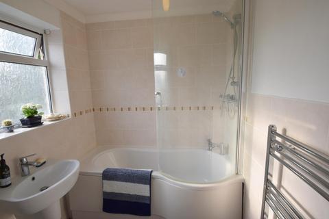 4 Thames Mead, Windsor, SL4 5NE