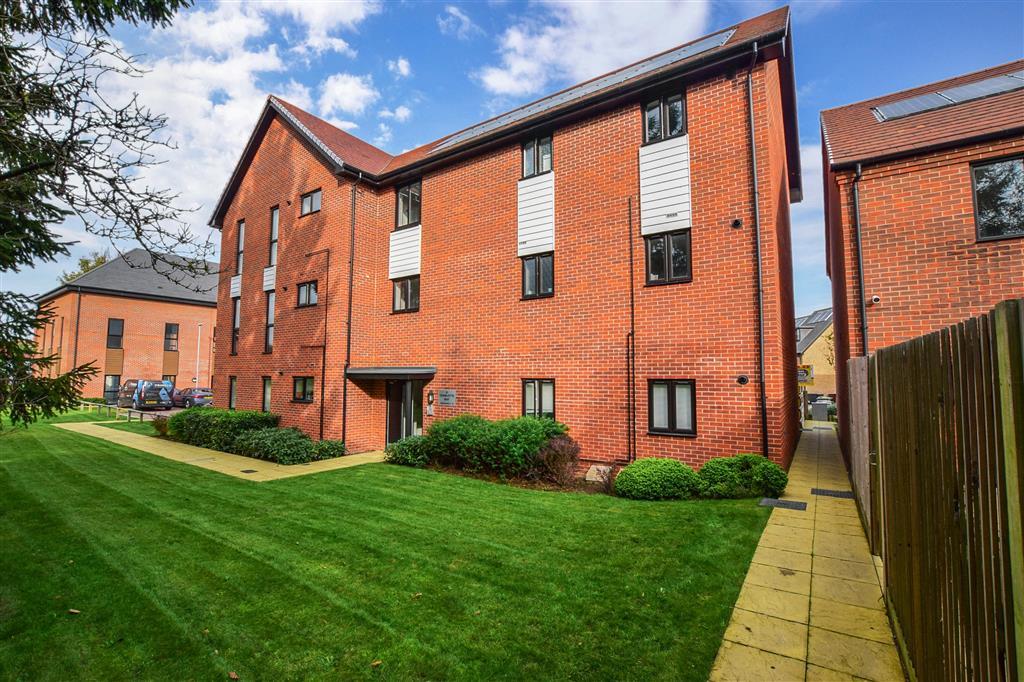 Charlotte Way, Leybourne, West Malling, Kent 1 bed flat £190,000