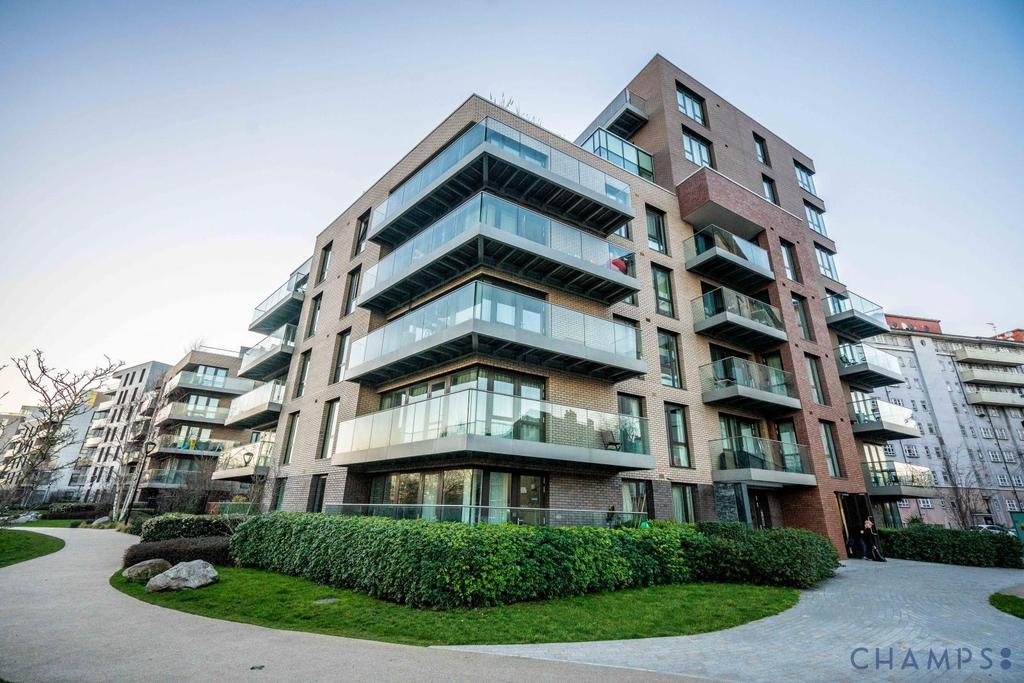 Large 3 Bedroom Flat for sale