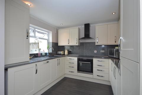 80 Essex Road, Romford, RM7 8AX