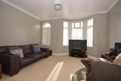 80 Essex Road, Romford, RM7 8AX