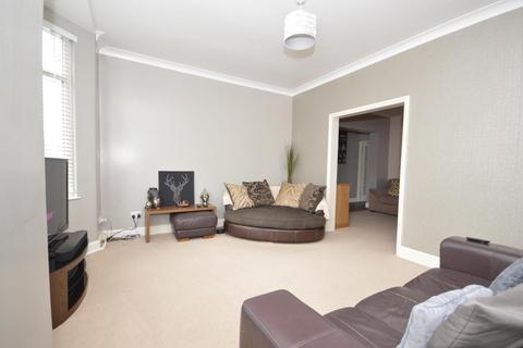 80 Essex Road, Romford, RM7 8AX