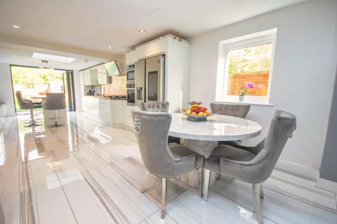 45 Poplar Drive, Hutton, Brentwood, CM13 1YU