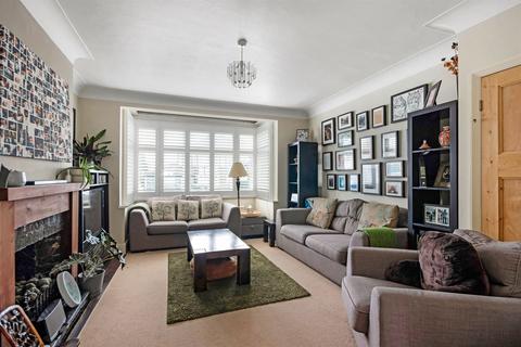 33 Chalgrove Avenue, Morden, SM4 5RB