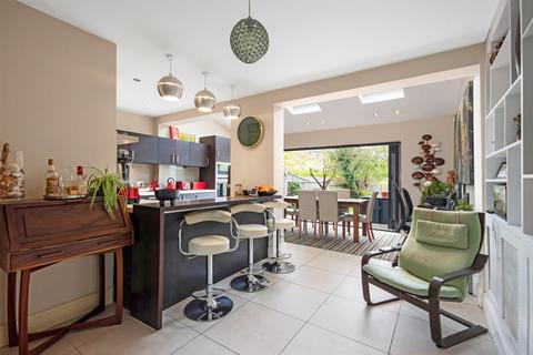 33 Chalgrove Avenue, Morden, SM4 5RB