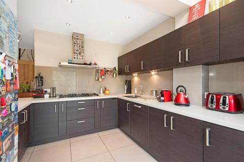 33 Chalgrove Avenue, Morden, SM4 5RB
