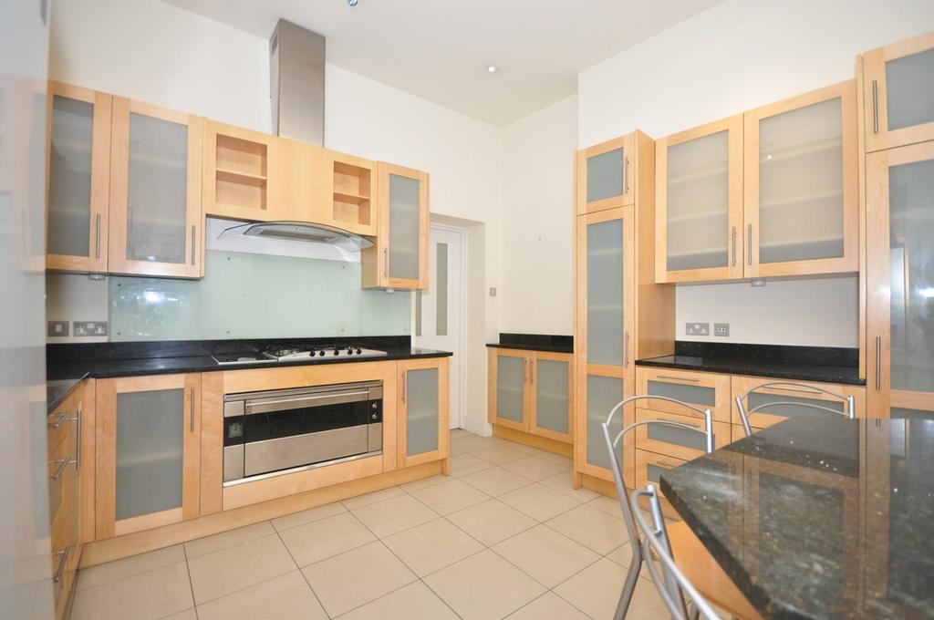 Harley House, Marylebone Road, Regent's Park, London, NW1 4 bed flat