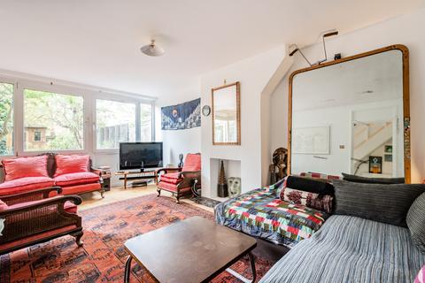 5a Brownlow Road, London, E8 4NS
