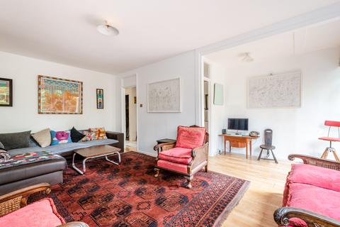 5a Brownlow Road, London, E8 4NS