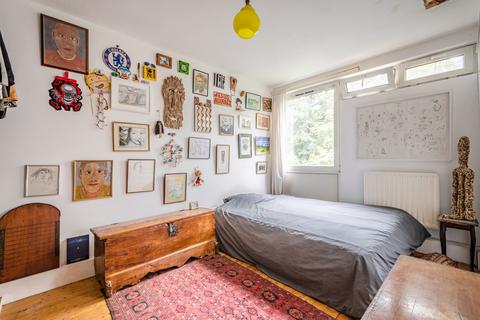 5a Brownlow Road, London, E8 4NS