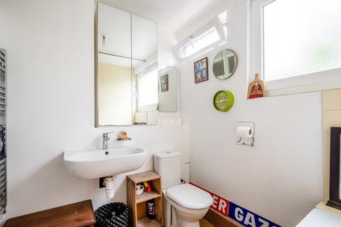 5a Brownlow Road, London, E8 4NS
