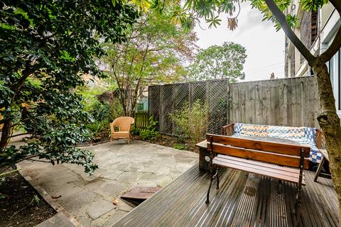5a Brownlow Road, London, E8 4NS