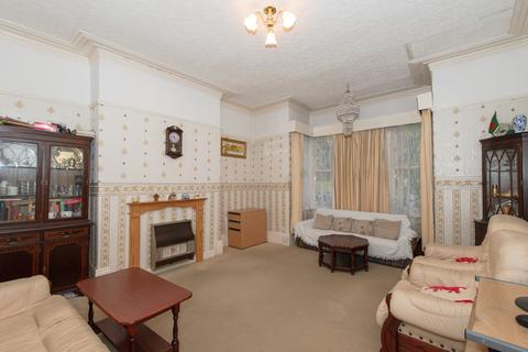 88 Harehills Avenue, Leeds, LS8 4EX