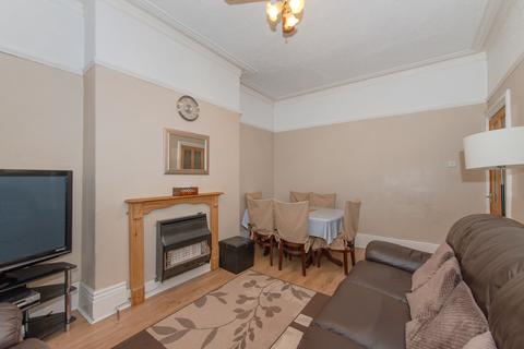 88 Harehills Avenue, Leeds, LS8 4EX