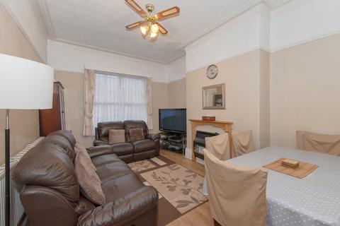 88 Harehills Avenue, Leeds, LS8 4EX