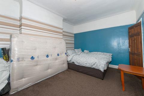 88 Harehills Avenue, Leeds, LS8 4EX