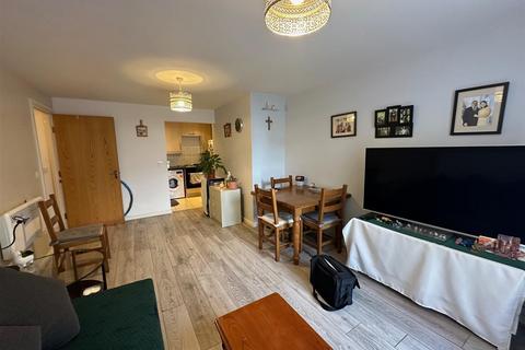 1 bedroom apartment for sale - Azalea House, Bedfont Lane, Feltham
