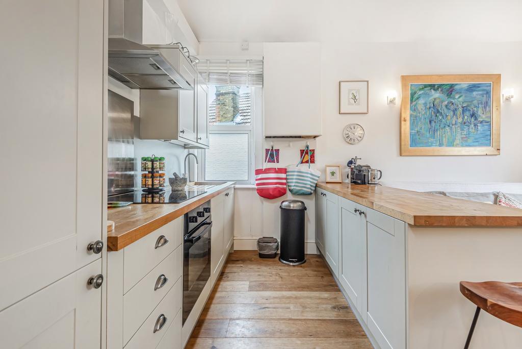 Chatham Road, Kingston Upon Thames, KT1 2 bed £489,950
