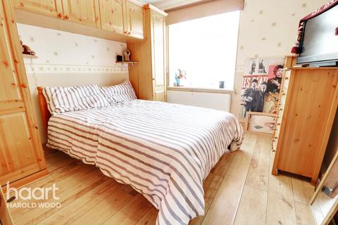 2, Upton House Barnstaple Road, Romford, RM3 7UR