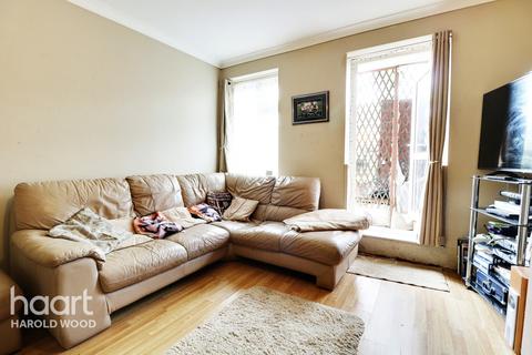 2, Upton House Barnstaple Road, Romford, RM3 7UR