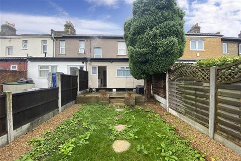 68a Courtland Avenue, Ilford, IG1 3DP