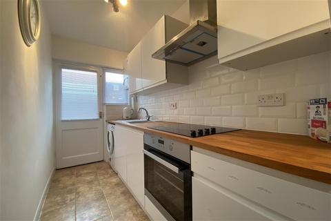 68a Courtland Avenue, Ilford, IG1 3DP