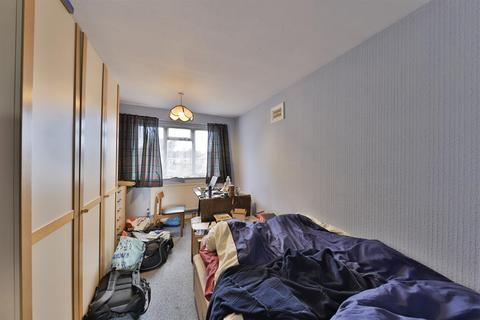 14 Askham Grove, York, YO24 3HE