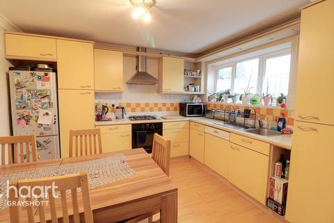 53 Birch Road, Headley Down, Bordon, GU35 8BN