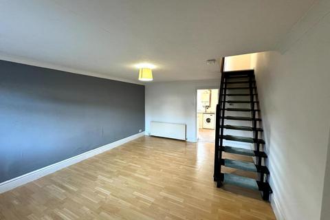 2 bedroom end of terrace house to rent, Denmark Road, Sale, M33