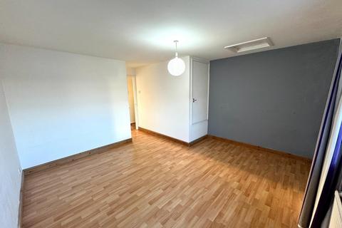 2 bedroom end of terrace house to rent, Denmark Road, Sale, M33