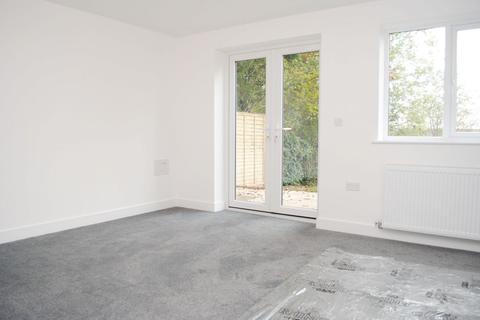 71a Chalcombe Avenue, Northampton, NN2 8LB