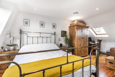 33 Aldren Road, London, SW17 0JT