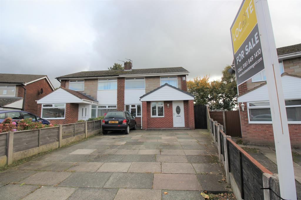 Arundel Avenue Flixton 3 bed semidetached house £249,950
