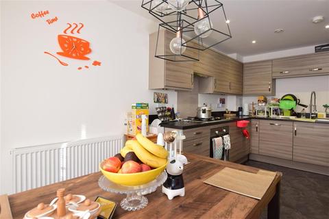 8 Barchamber Way, Gravesend, DA12 2FA