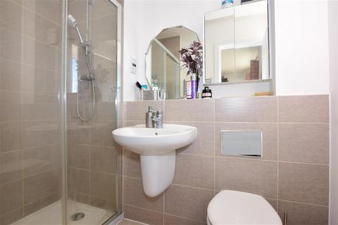 8 Barchamber Way, Gravesend, DA12 2FA