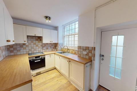 2 bedroom flat to rent, 13- 14 Marine Parade, Brighton, BN2