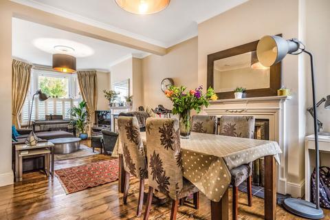 25 Kingsley Road, London, SW19 8HF