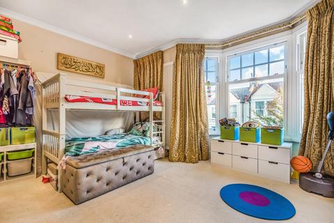 25 Kingsley Road, London, SW19 8HF
