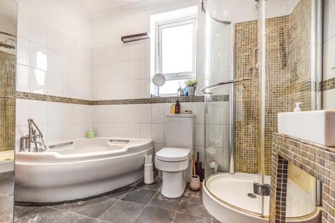 25 Kingsley Road, London, SW19 8HF