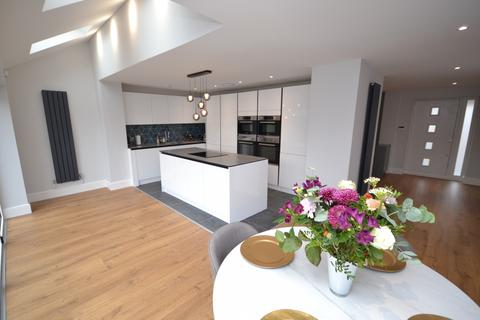 34 Lancer Way, Billericay, CM12 0XA