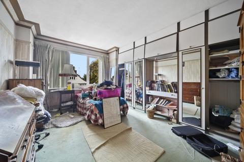 18 Boston Vale, London, W7 2AP