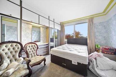 18 Boston Vale, London, W7 2AP